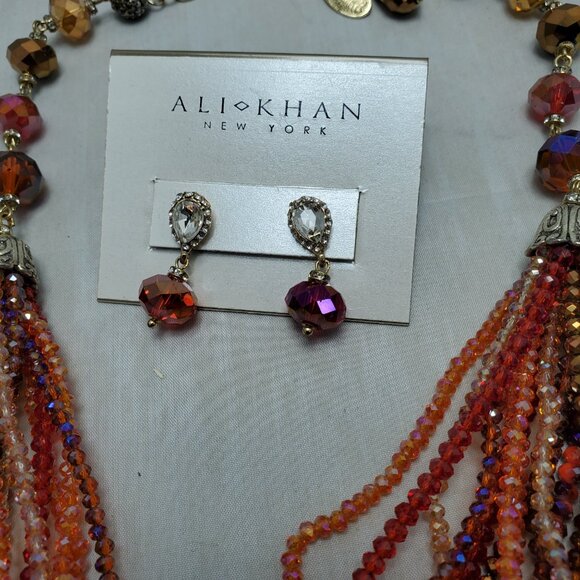 Ali Khan multi row cascade in faceted glass beads with neck/ear set in gift box - Picture 5 of 14